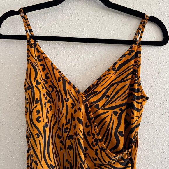 BCBGeneration Women's Tiger Print Pleated Sheath Party Dress Bronze Gold - Picture 5 of 9